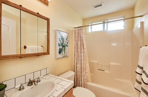 6103 Michelson St, Lakewood CA  90712-1413 exterior
