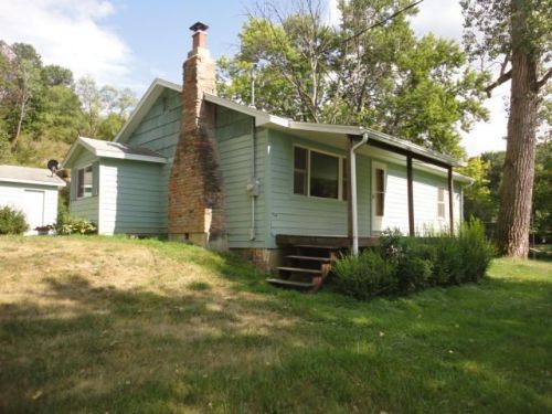 22125 Hillsboro Ln, Crescent, IA 51526-4063
