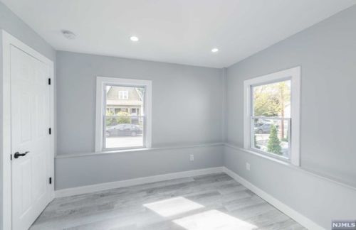 22 Harvard St, Nutley NJ  07110-3322 exterior