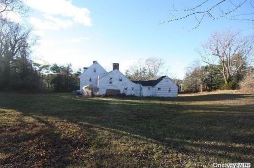 380 Deer Park Rd, Huntington Station, NY 11746-5209