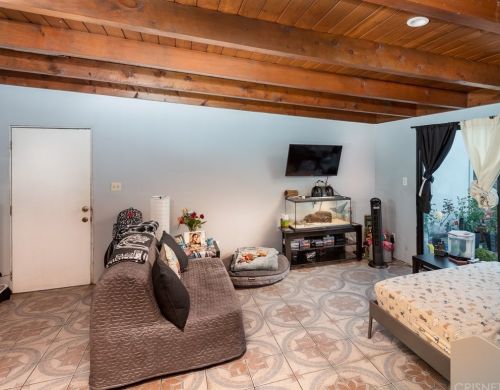 6201 Kraft Ave, North Hollywood CA  91606-4123 exterior