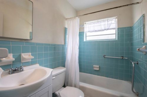 2355 35 St, Saint Petersburg FL  33713-3553 exterior