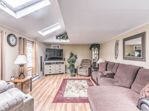 190 3rd Ave, Babylon, NY 11704-3502