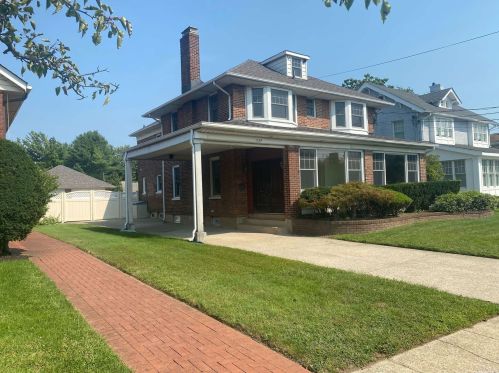 234 Centre St, Cedarhurst, NY 11516-1806