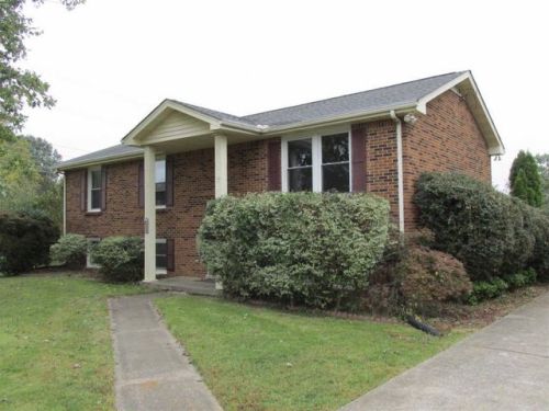 509 Briarwood Dr, Clarksville, TN 37040-6523
