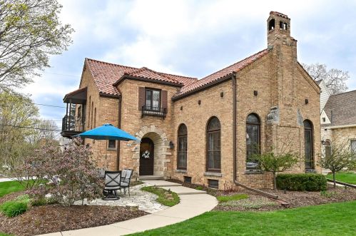 2403 91, Milwaukee WI 53226-1832 exterior