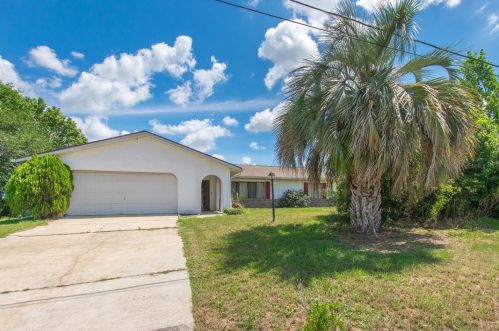 2072 Dumas Dr, Deltona, FL 32738-5005