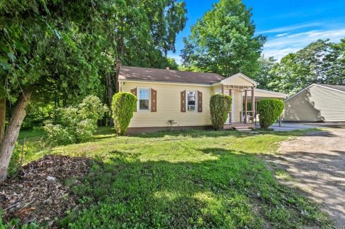 7 Hamilton Ct, Norwich CT  06360-4811 exterior