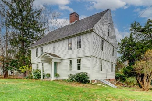 35 Smith St, Middletown CT  06457-1740 exterior