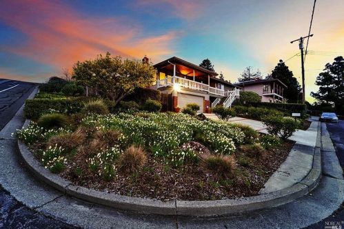 1293 L St, Benicia, CA 94510-2424