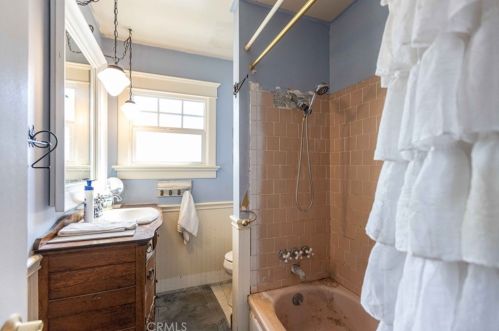 13809 Cornuta Ave, Bellflower CA 90706-4812 exterior