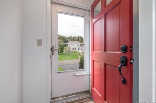 70 Guilford Dr, Bridgeport, CT 06606-1228