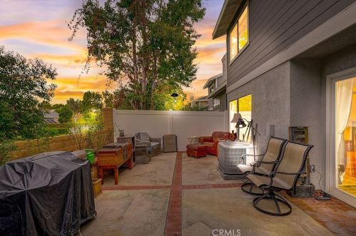 22121 Newbridge Dr, El Toro, CA 92630-6527