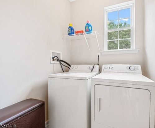 17 Shippen Ct, Flemington NJ  08822-6835 exterior