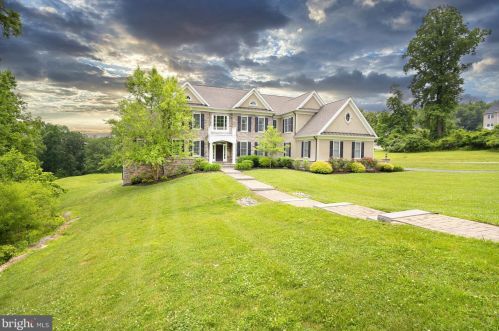 10 Pine Valley Ct, Glen Mills PA  19342-1823 exterior