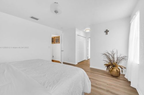 15042 20th St, Hollywood FL  33027-4363 exterior