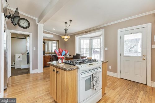 16 Charles St, Palmyra NJ  08065-1813 exterior