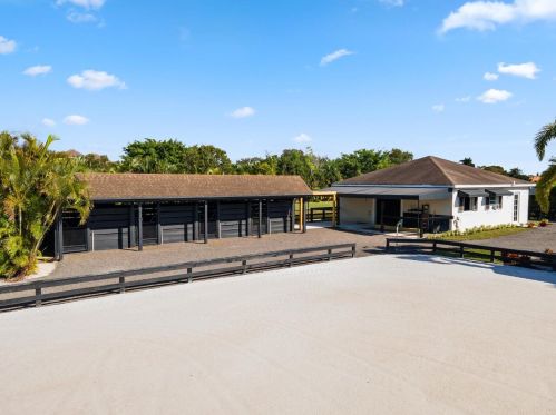 2904 Appaloosa Trl, West Palm Beach FL  33414-7639 exterior