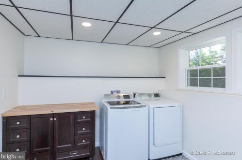 158 Dunlap Dr, Charles Town WV  25414-6506 exterior