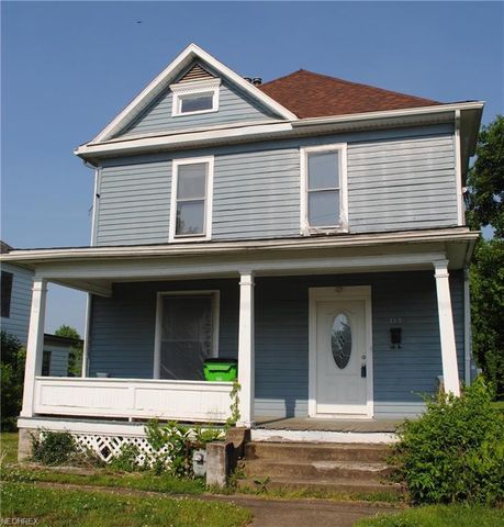 709 Clement Ave, Belpre, OH 45714-1533