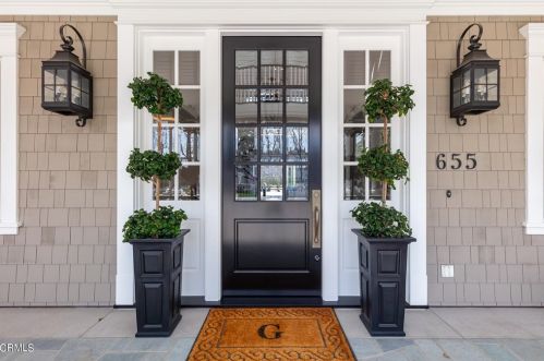 655 Hillcrest Ave, La Canada CA  91011-4040 exterior