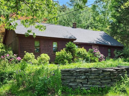 407 Riverside Dr, Fabyan, CT 06255-2165