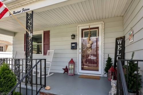 615 Spruce Ave, Garwood, NJ 07027-1223