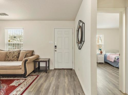 2930 Dorris St, Dallas, TX 75215-5222