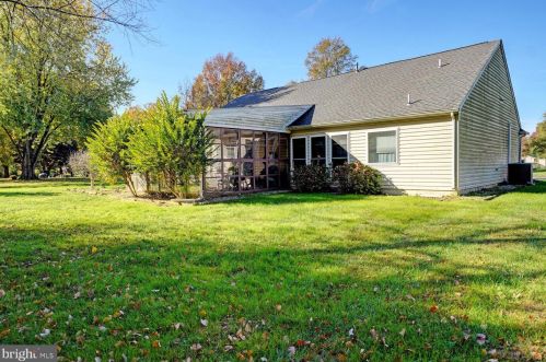 102 Falmouth Way, Dover DE  19904-5390 exterior