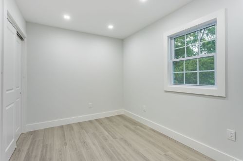 676 Mason St, Westbury NY  11590-4463 exterior