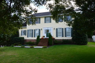 375 Chesterfield Dr, Kingsport, TN 37663-2979