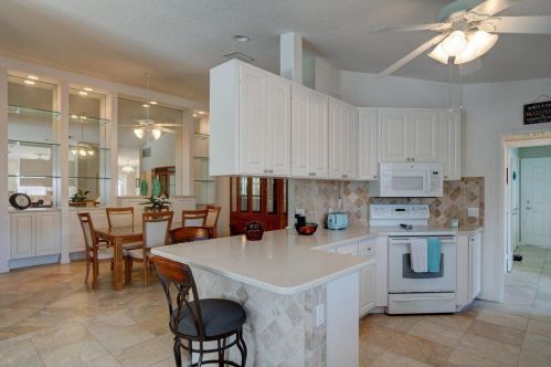10652 Hartwick Dr, Fort Pierce FL  34987-1923 exterior