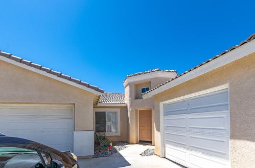 13117 Georgetown Ln, Victorville, CA 92392-8335