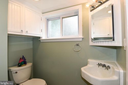 8913 Lagrange St, Lorton VA  22079-1626 exterior