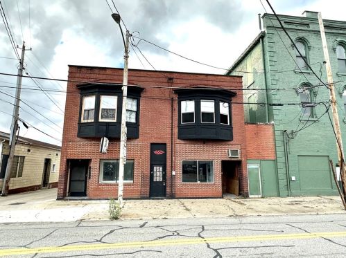 3 Mercer St, Greenville, PA 16125-2036