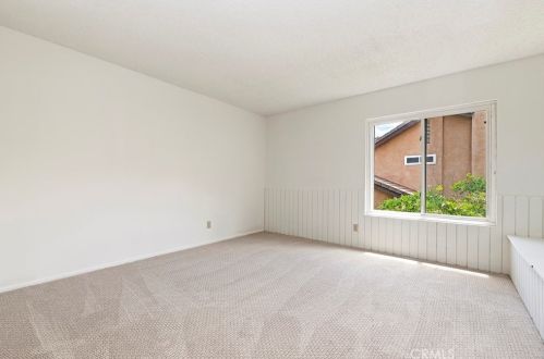 5807 Greens Dr, Riverside CA  92509-7327 exterior