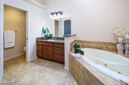 3560 Wayward Wind Dr, Lake Havasu City AZ  86406-6360 exterior