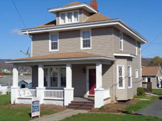 26 State St, Alexander Spr, PA 17004-8602