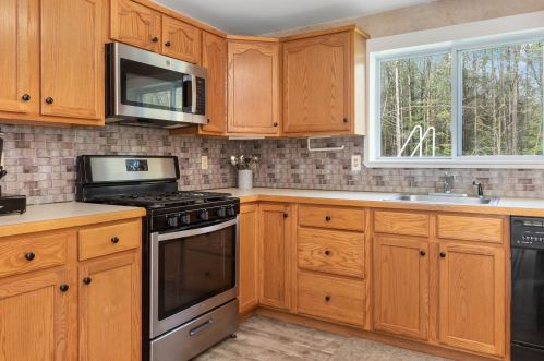 61 Caleb Dr, Danville NH  03819-3017 exterior