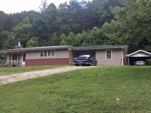 48 Ceramic Dr, Offutt, KY 41240-9229