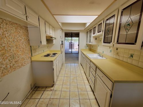 9008 Palms Park Dr, Tucson AZ  85715-5643 exterior