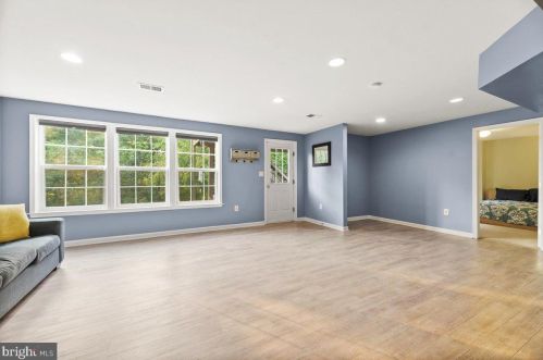 10056 Naughton Ct, Bristow VA  20136-3068 exterior