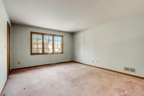 5339 Cambridge Ln, Milwaukee WI 53221-3237 exterior