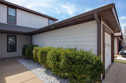 7523 Kings Trl, Fort Worth, TX 76133-8347