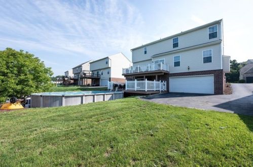 6015 Independence Dr, Jefferson Hills, PA 15025-3467