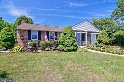 1465 Heather Pl, Pottstown, PA 19464-1725