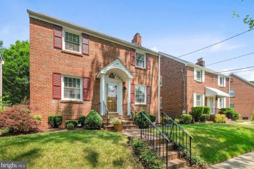 1640 Crittenden St, Washington, DC 20011-4218