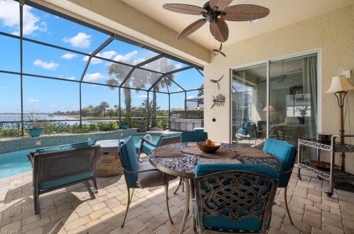 9407 Quarry Dr, Naples FL  34120-5223 exterior