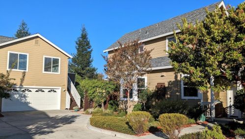 1923 Bay Meadow Dr, Santa Rosa, CA 95403-2075