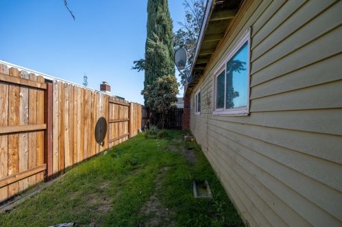 9 Ashley Ave, Woodland CA  95695-2509 exterior